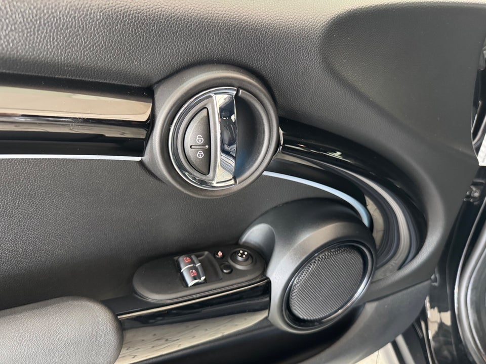 MINI Cooper SE Classic Trim 3d