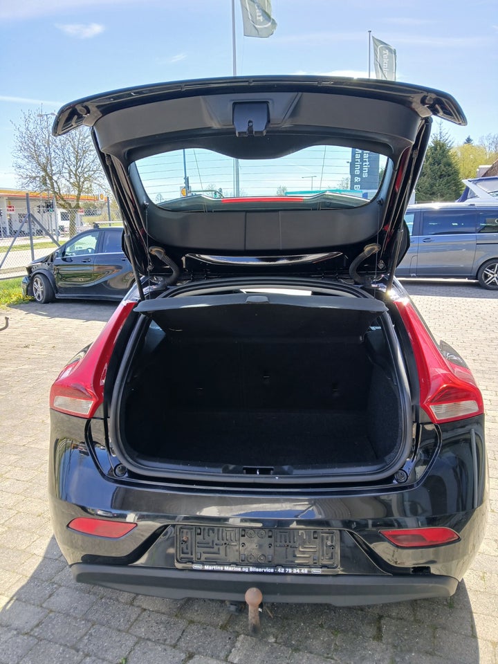 Volvo V40 1,6 D2 115 Kinetic 5d