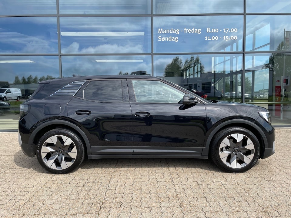 Ford Explorer 77 Premium Extended Range 5d