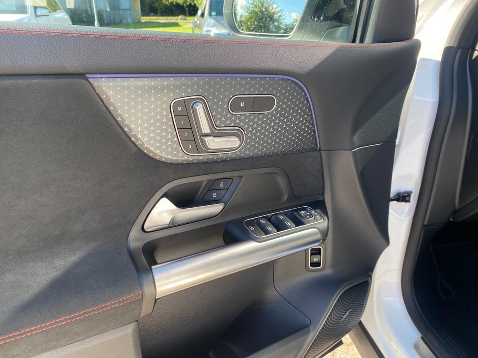 Mercedes EQA300 AMG Line 4Matic 5d