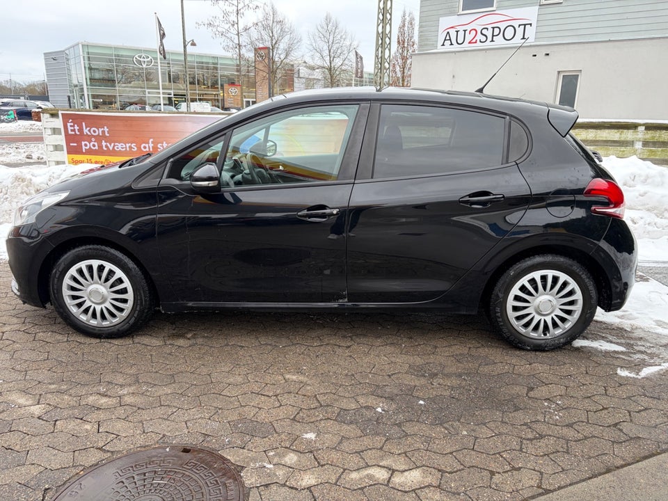 Peugeot 208 1,6 BlueHDi 100 Chili Sky 5d