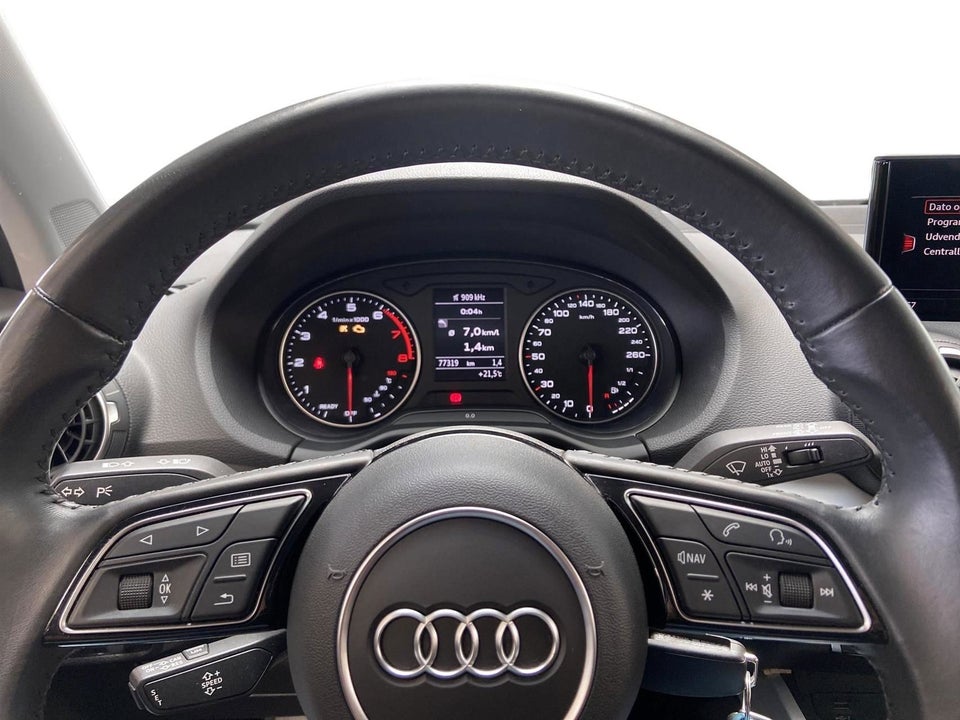 Audi Q2 1,0 TFSi 116 Sport 5d