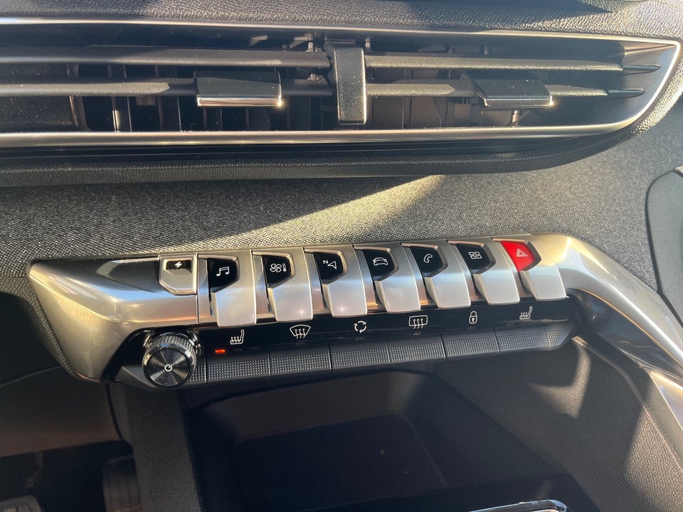 Peugeot 3008 1,6 Hybrid Allure Pack EAT8 5d