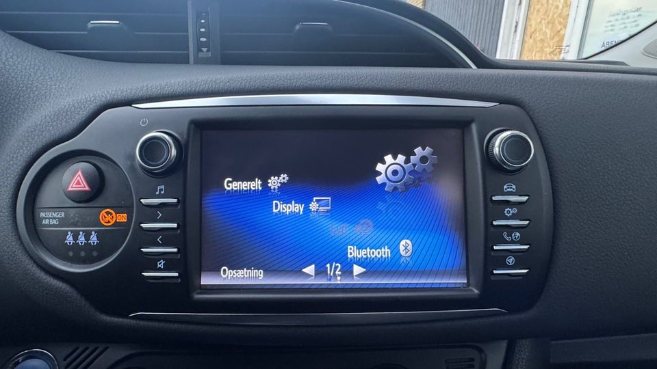 Toyota Yaris 1,5 Hybrid H3 Y20 e-CVT 5d