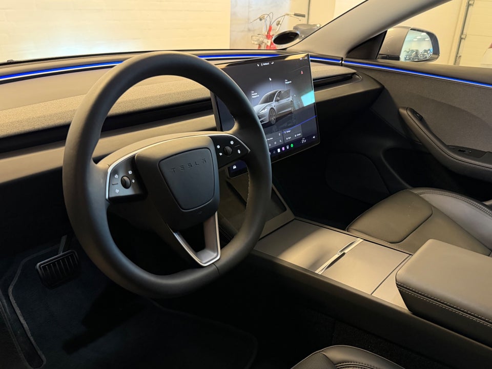 Tesla Model 3 RWD 4d