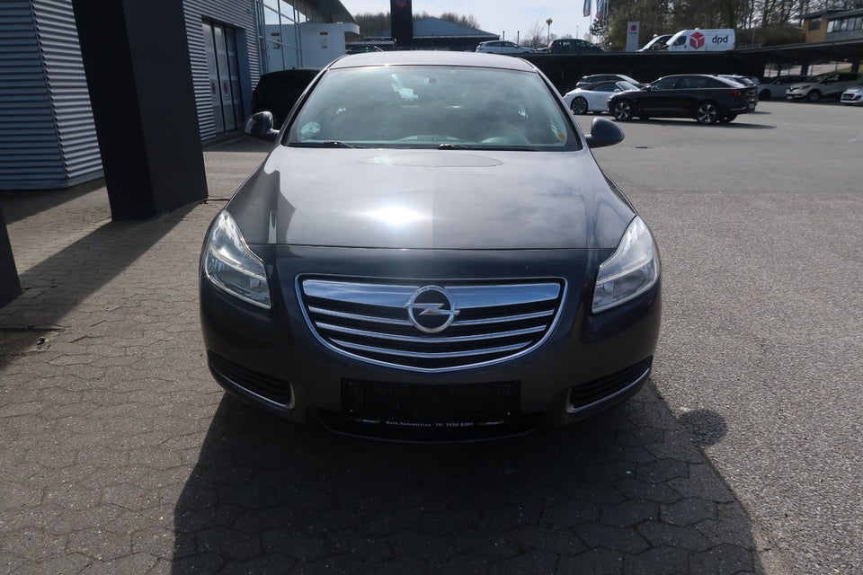 Opel Insignia 1,8 Essentia 5d
