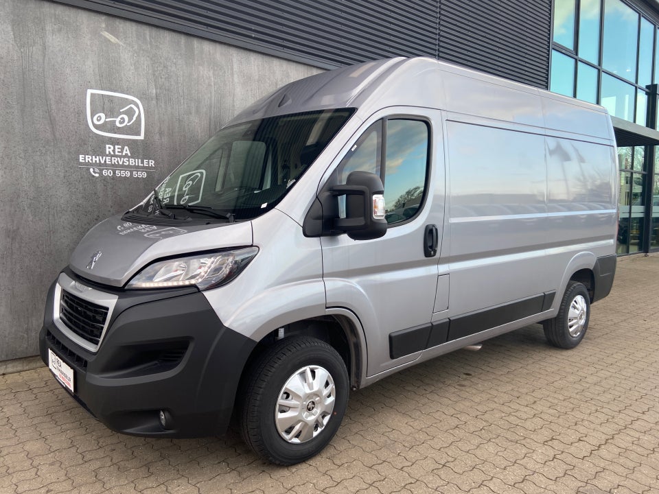 Peugeot Boxer 333 2,2 BlueHDi 140 L2H2 Premium