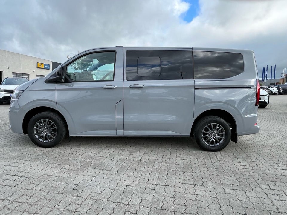 VW e-Caravelle 64 Life LWB