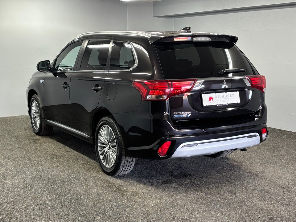 Mitsubishi Outlander 2,4 PHEV Instyle CVT 4WD 5d
