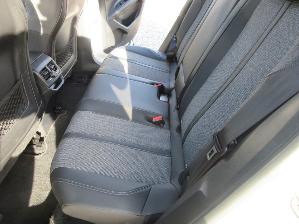 Peugeot 3008 1,5 BlueHDi 130 Allure Pack 5d