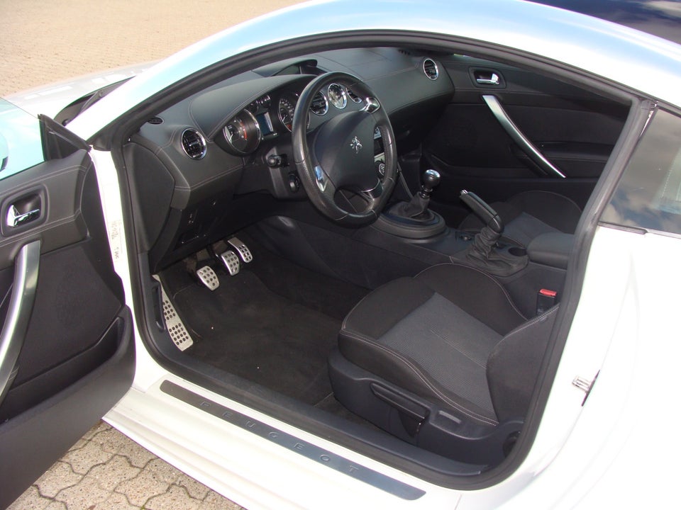 Peugeot RCZ 2,0 HDi 163 2d