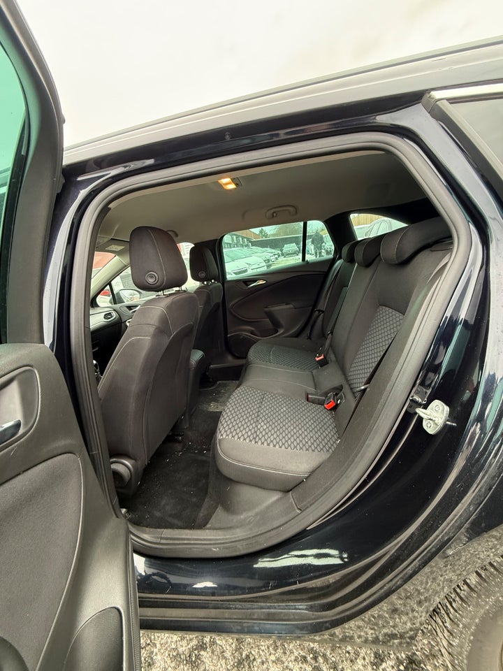 Opel Astra 1,6 CDTi 136 Enjoy Sports Tourer 5d