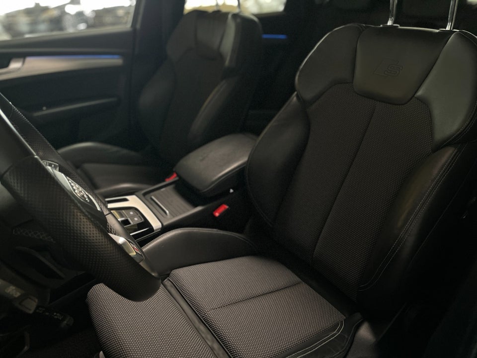 Audi Q5 55 TFSi e S-line quattro S-tr. 5d