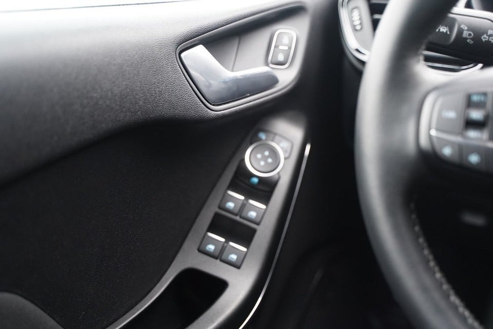 Ford Fiesta 1,0 EcoBoost mHEV Titanium 5d