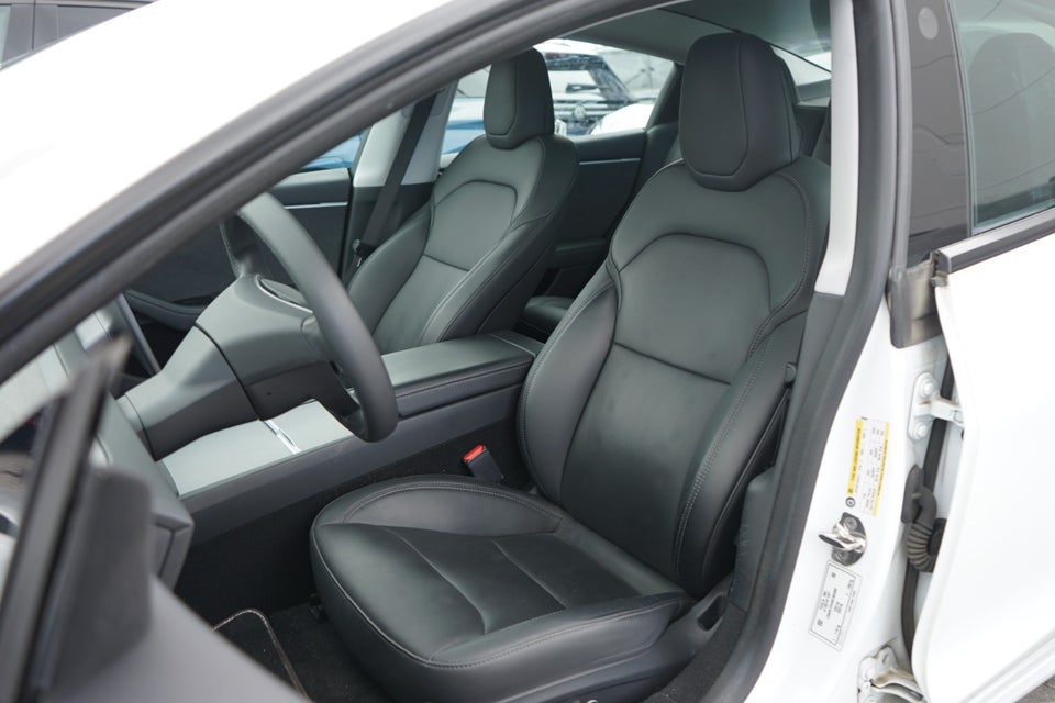 Tesla Model 3 Long Range AWD 4d