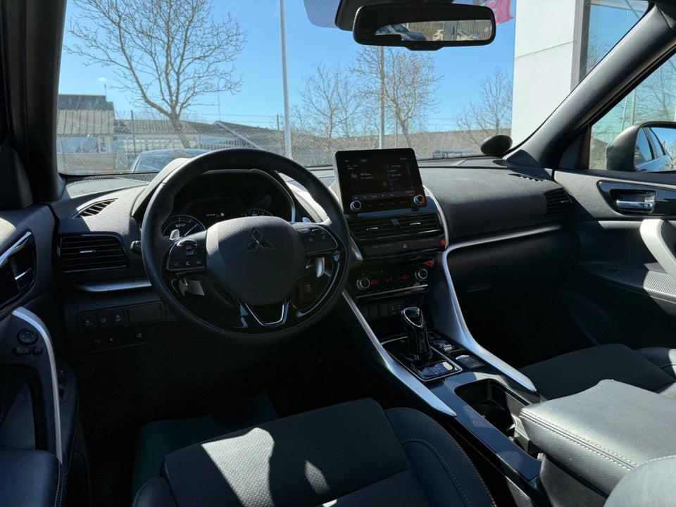 Mitsubishi Eclipse Cross 2,4 PHEV Intense CVT 4WD 5d