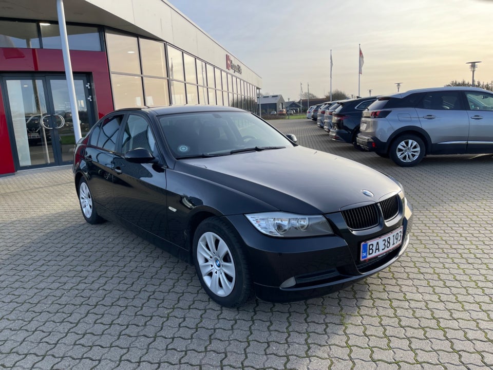 BMW 318i 2,0  4d