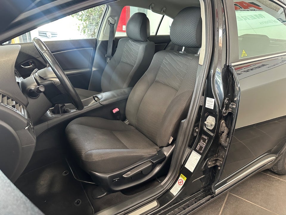 Toyota Avensis 2,0 D-4D T3 4d