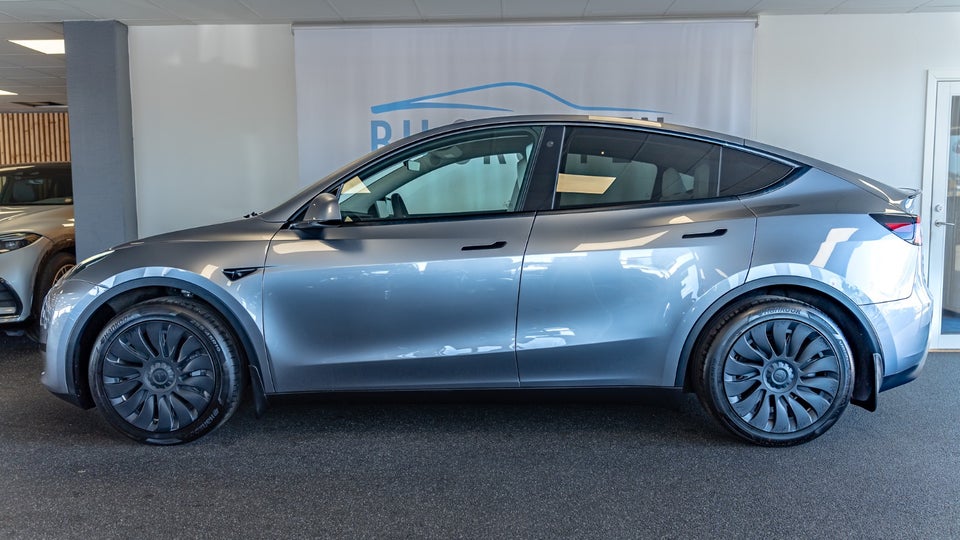 Tesla Model Y RWD 5d