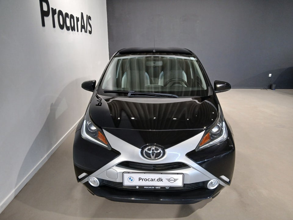 Toyota Aygo 1,0 VVT-i x-black 5d