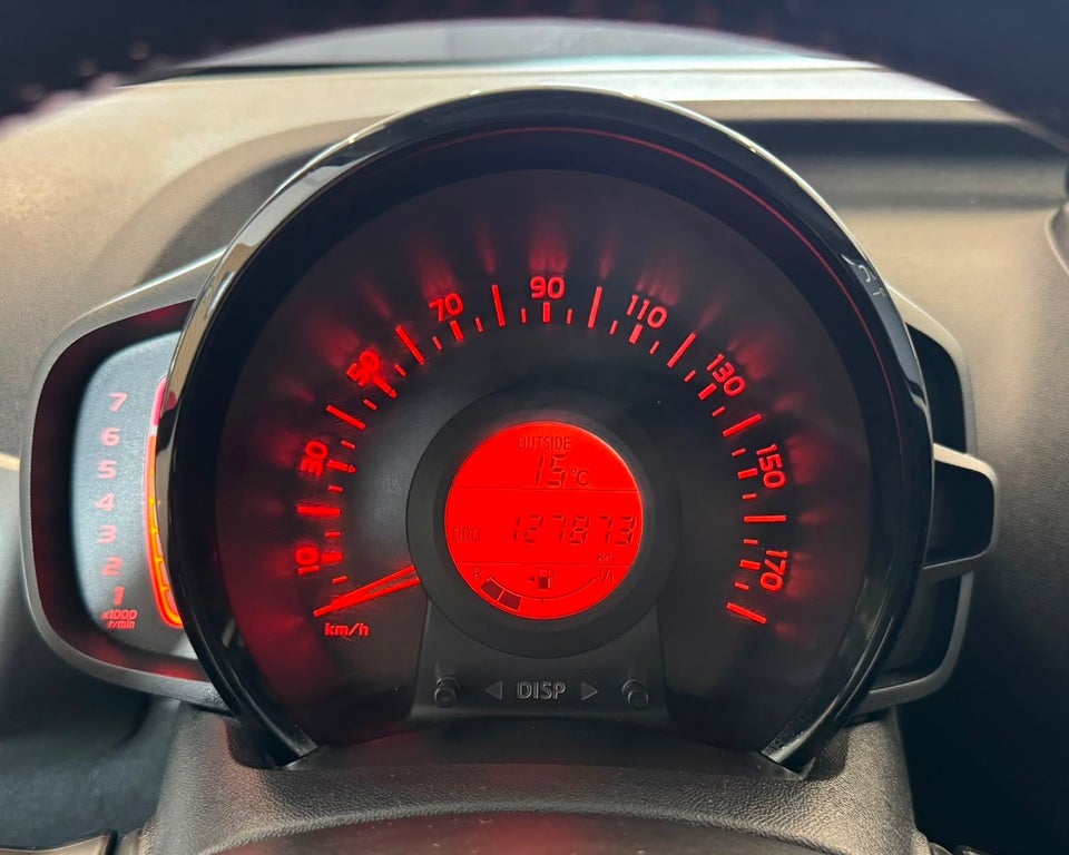 Toyota Aygo 1,0 VVT-i x-play x-touch 5d
