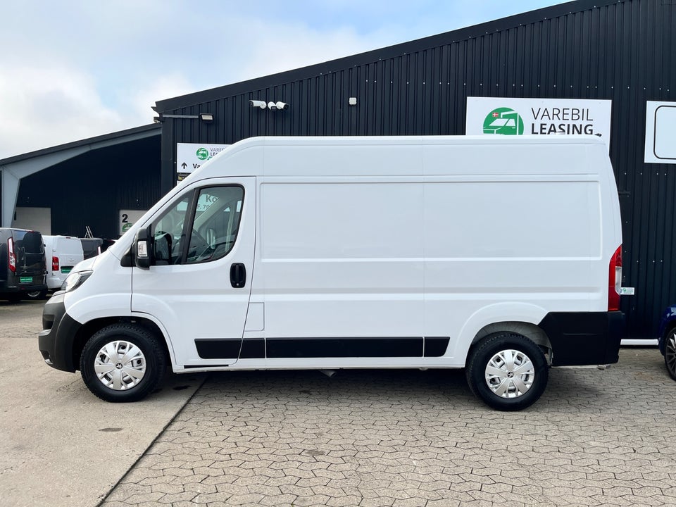 Peugeot Boxer 435 2,2 BlueHDi 165 L2H2 Ultimate