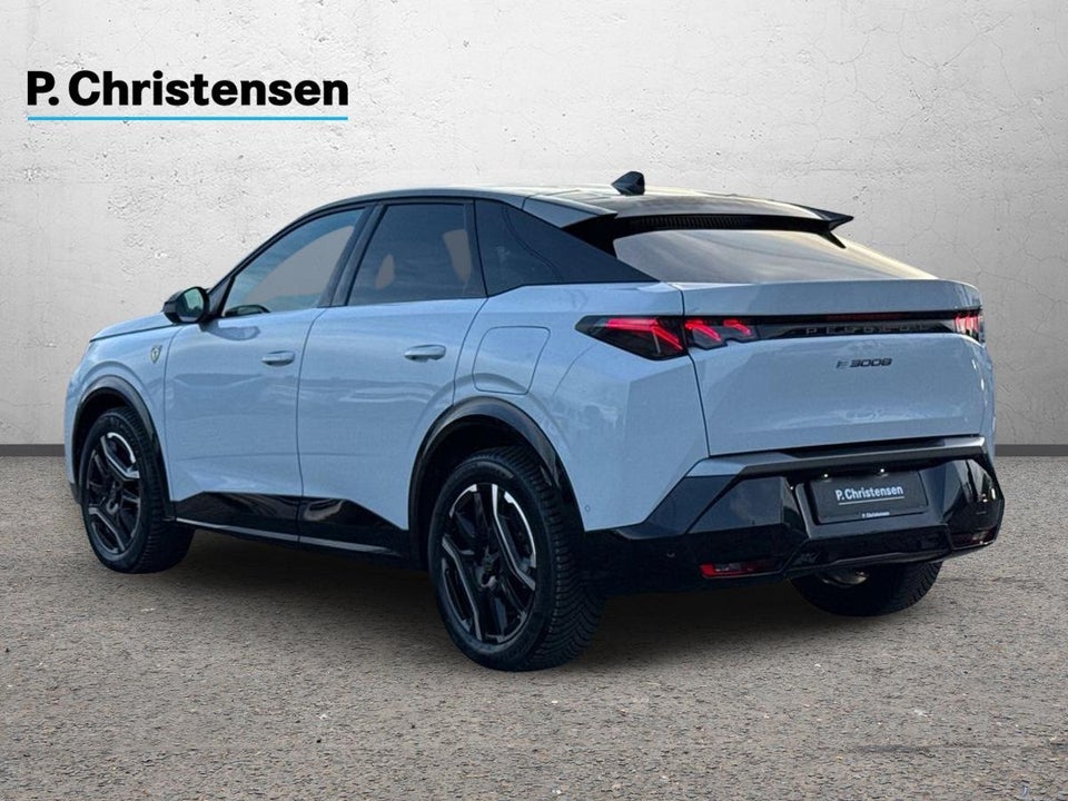 Peugeot e-3008 77 GT Pack 5d