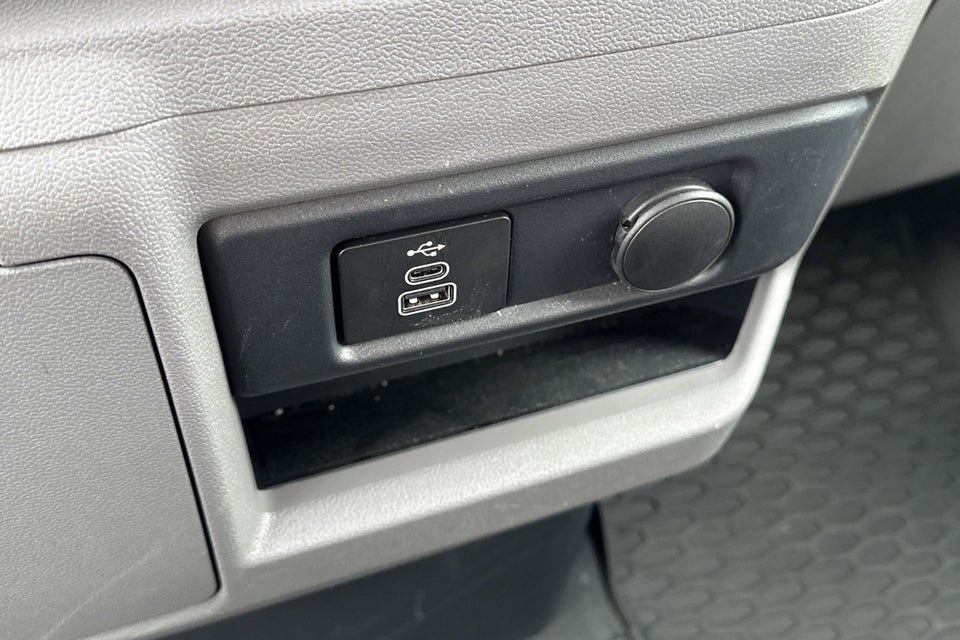 VW Transporter 2,0 TDi 150 Comfort Kassevogn aut. LWB