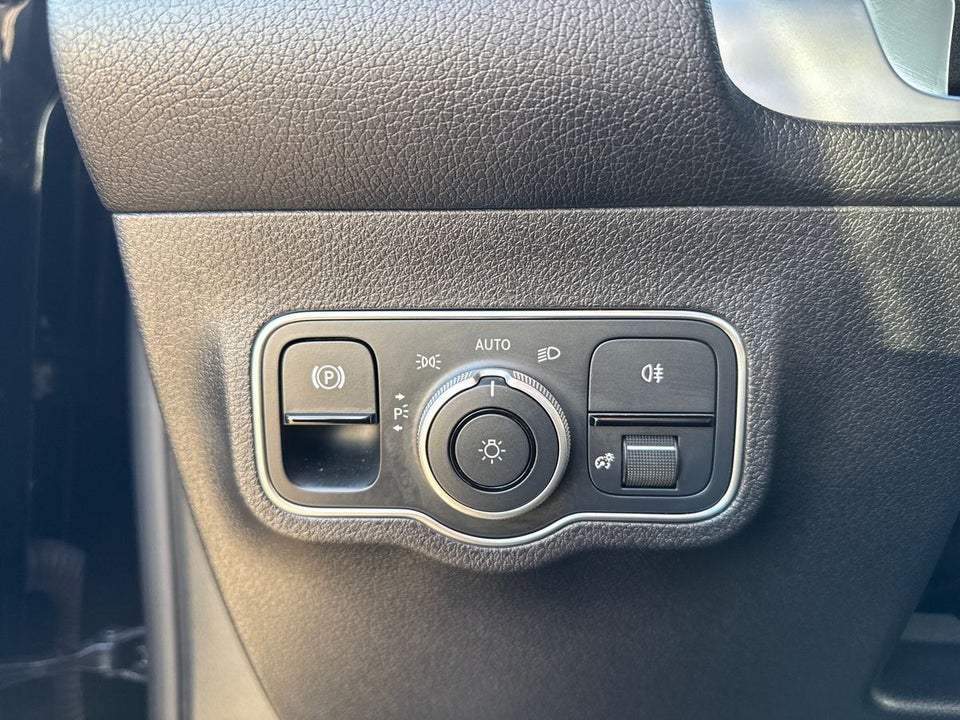 Mercedes EQB300 4Matic 5d