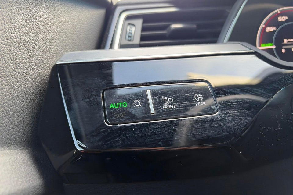 Audi Q8 e-tron 55 Advanced quattro 5d