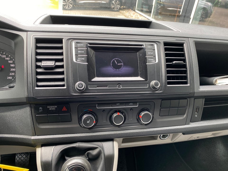 VW Transporter 2,0 TDi 102 Mandskabsvogn 5d
