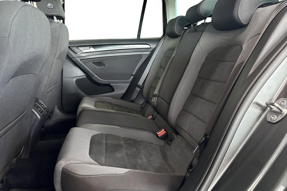 VW Golf VII 1,5 TSi 150 Highline Variant DSG 5d