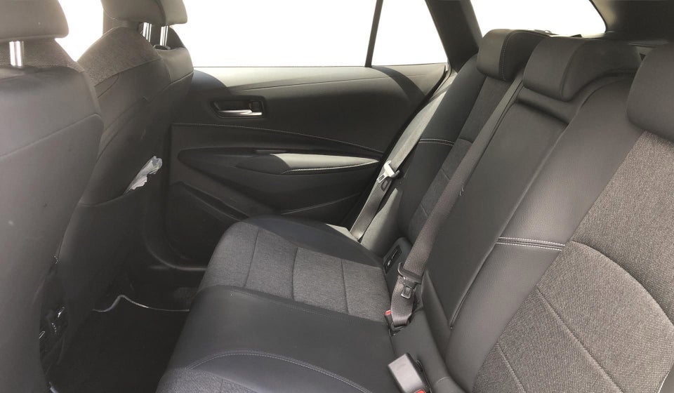 Toyota Corolla 1,8 Hybrid Style Touring Sports e-CVT 5d