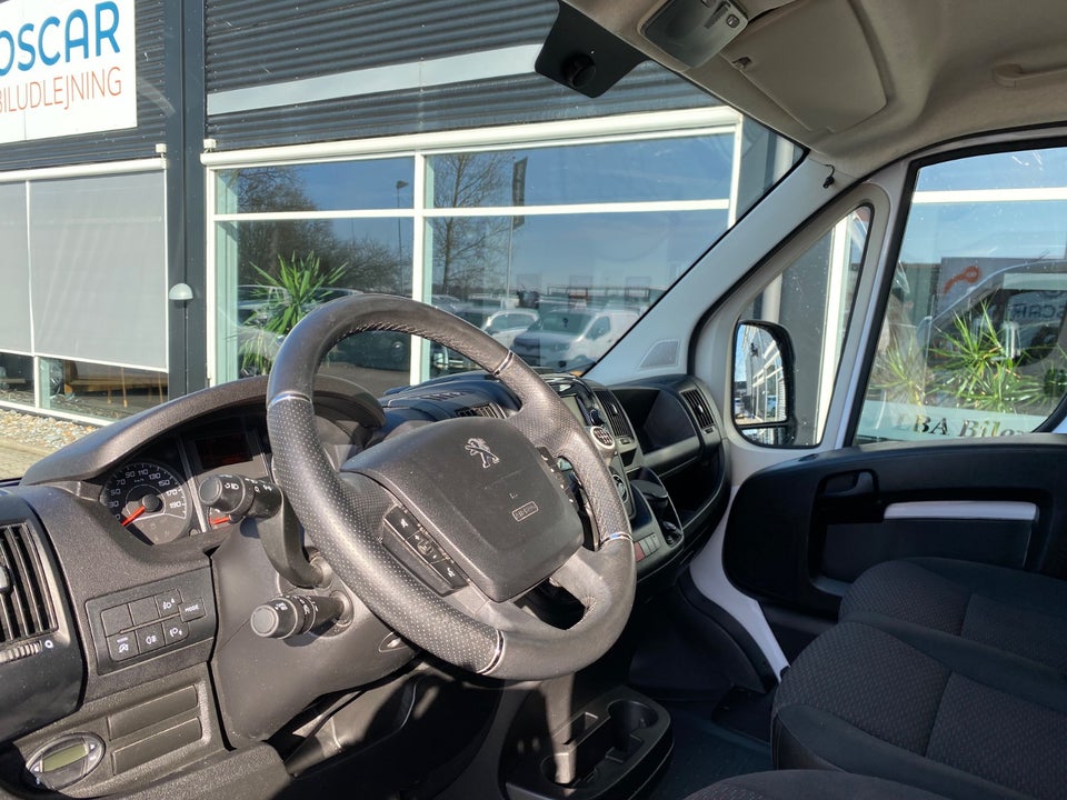 Peugeot Boxer 333 2,2 BlueHDi 140 L2H1 Premium