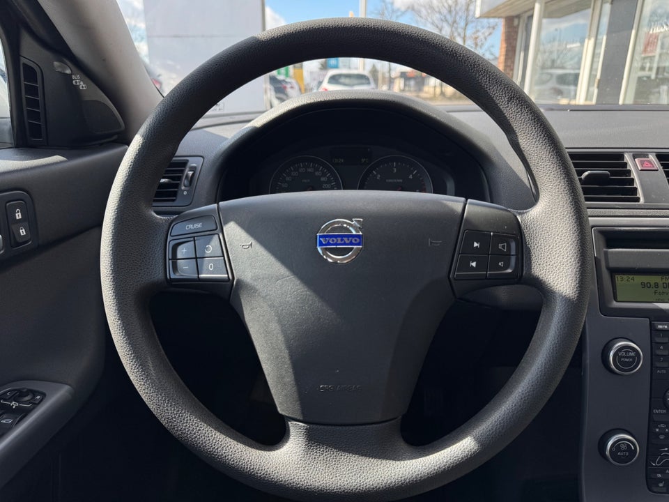 Volvo S40 1,6 D Momentum 4d