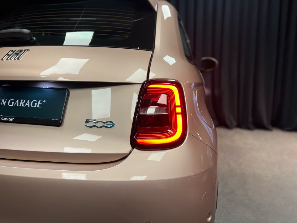 Fiat 500e 42 Icon 3d