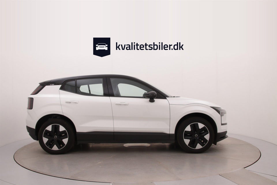Volvo EX30 Standard Range Plus 5d