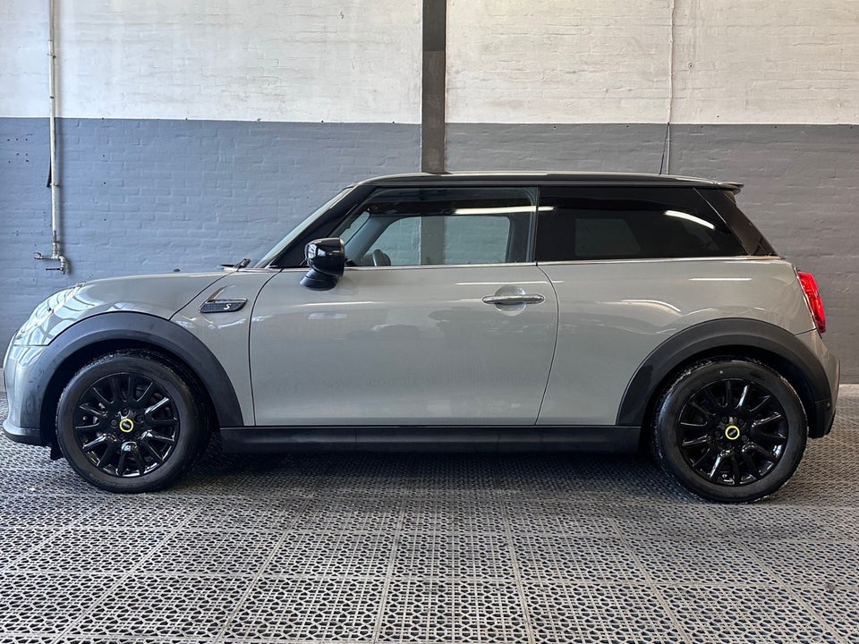 MINI Cooper SE Essential 3d