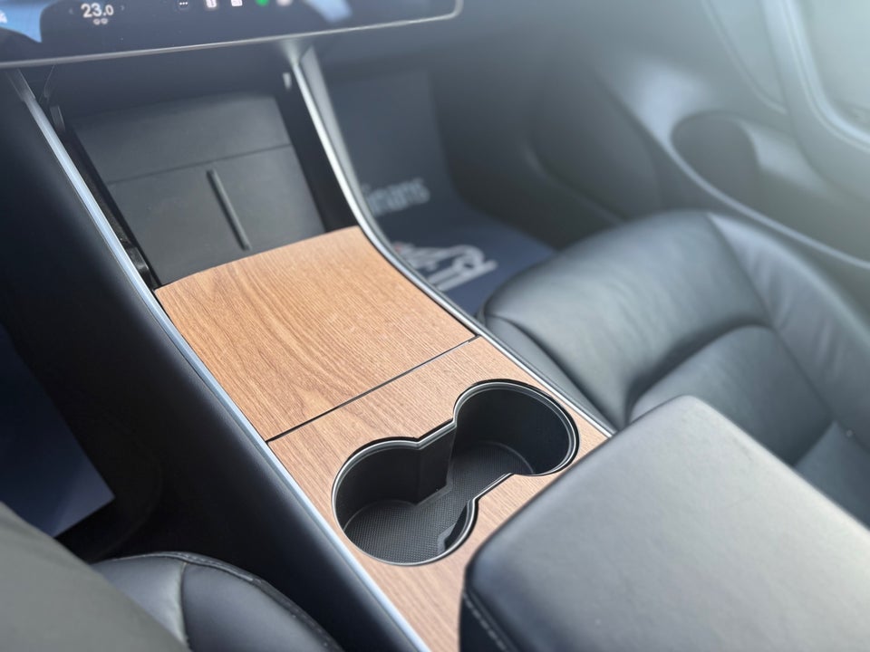 Tesla Model 3 Standard Range+ RWD 4d