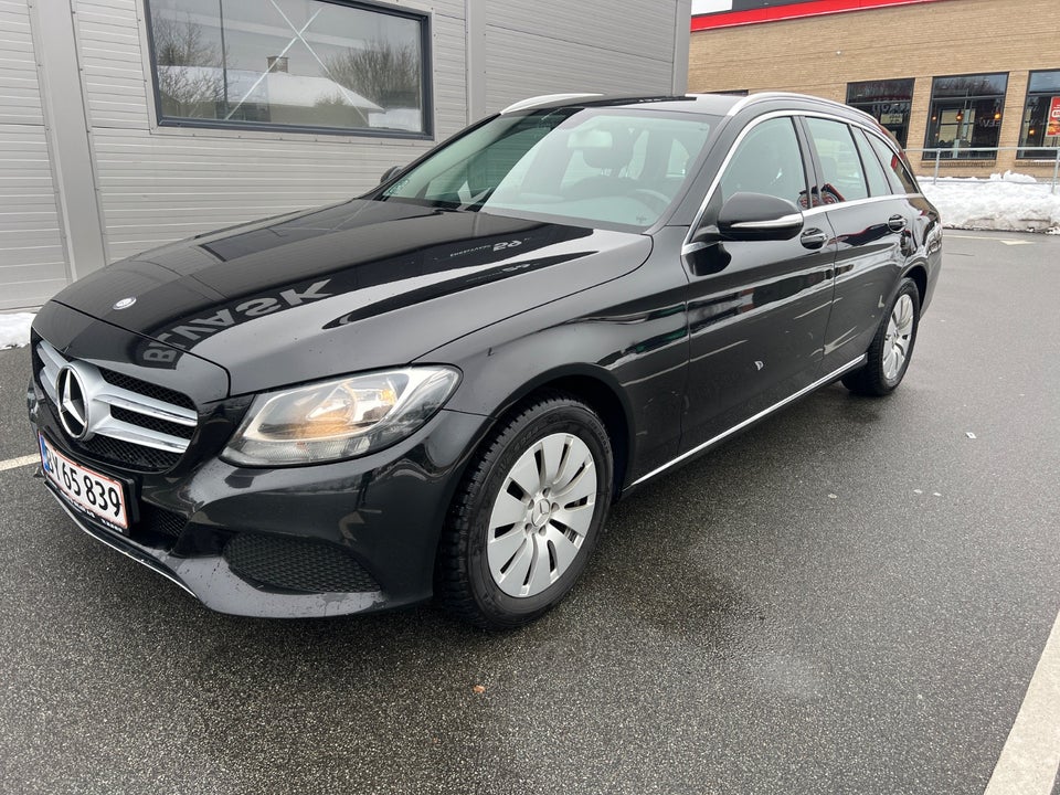 Mercedes C220 d 2,2 Avantgarde stc. aut. 5d