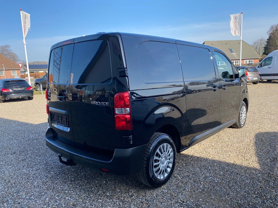 Toyota ProAce 2,0 D 144 Medium Master aut. 4d