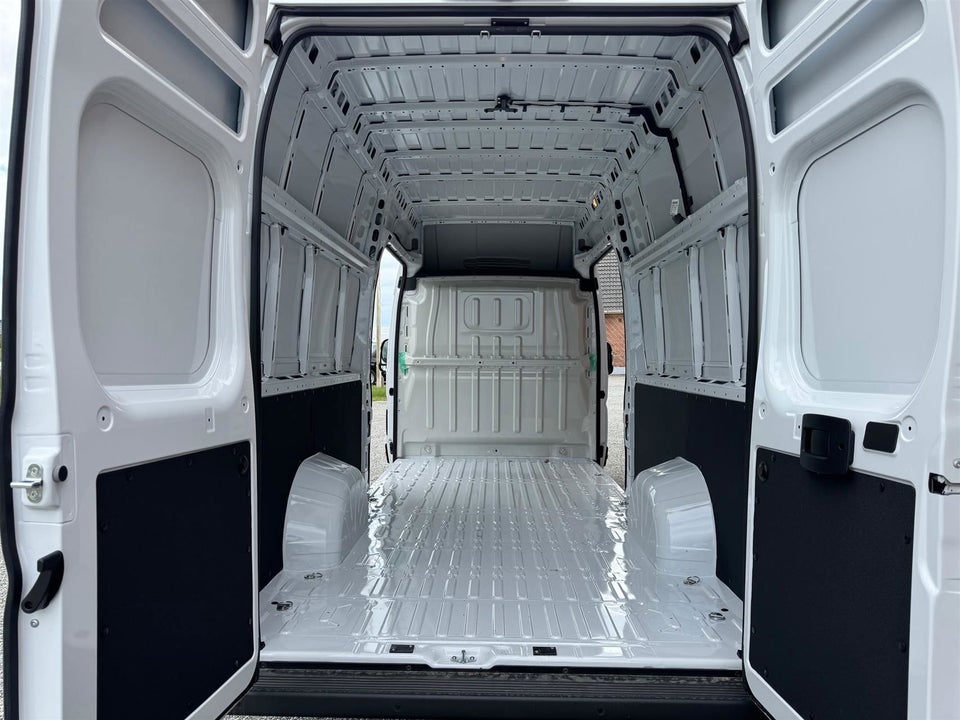 Fiat Ducato 35 Maxi 2,2 MJT 180 Kassevogn L4H3 Pro aut.