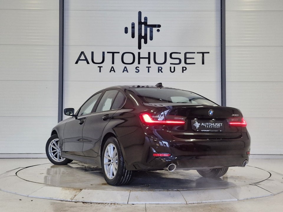 BMW 330i 2,0 Connected aut. 4d