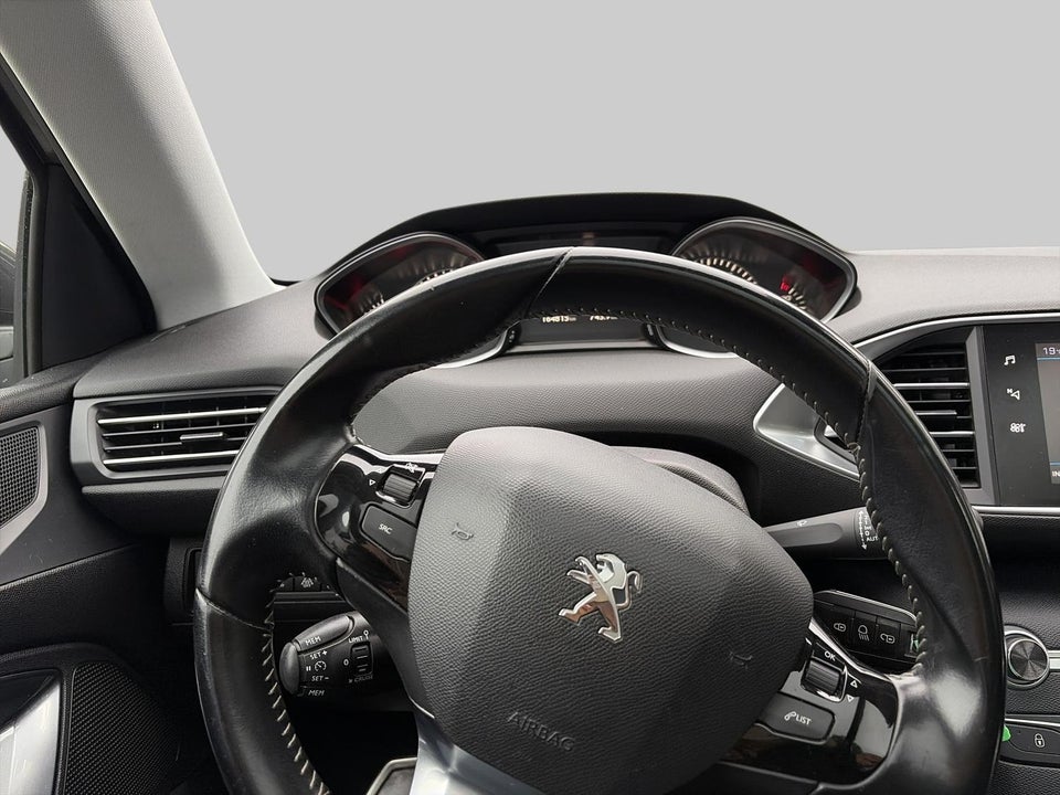 Peugeot 308 1,2 e-THP 130 Allure Sky SW 5d
