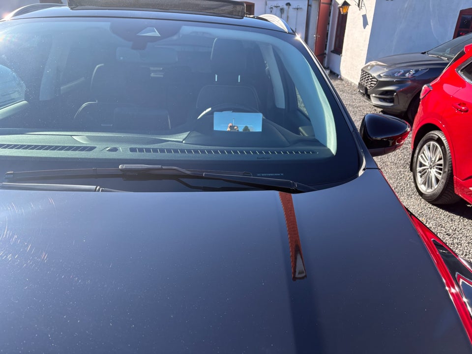 Ford Kuga 2,5 PHEV Vignale CVT 5d