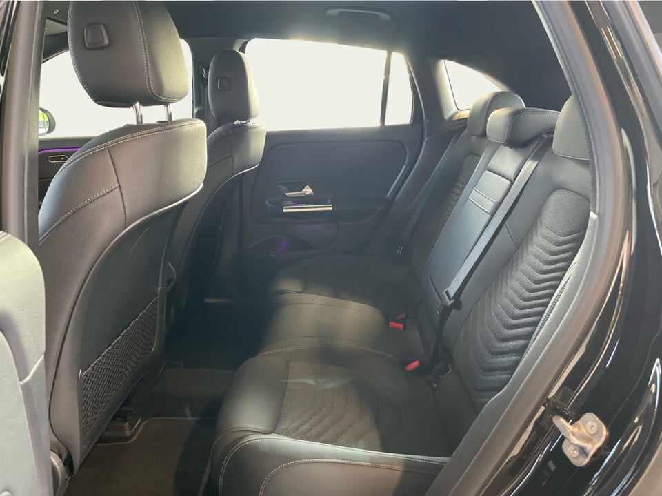 Mercedes EQA350 4Matic 5d