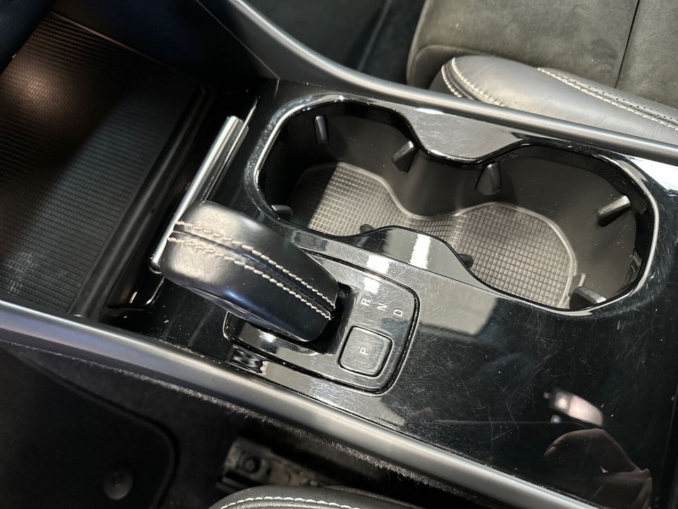 Volvo XC40 P8 ReCharge Twin R-Design 5d