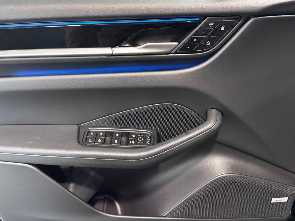 Porsche Macan 4 5d