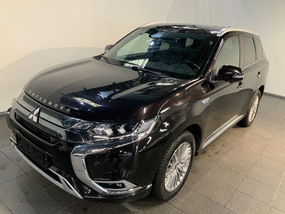 Mitsubishi Outlander 2,4 PHEV Instyle CVT 4WD 5d