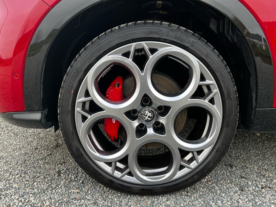 Alfa Romeo Tonale 1,3 PHEV Speciale aut. Q4 5d